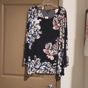 Drk blue with flowers 3/4 sleeve tunic blouse. 3X